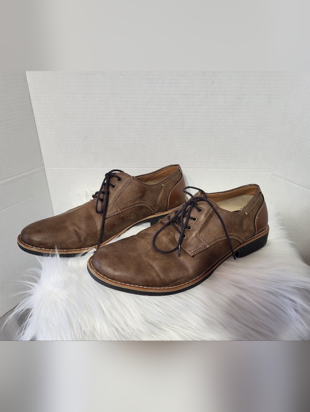 St Johns Bay Men's Brown Leather Lace-Up Dress Shoes, Size 10.5